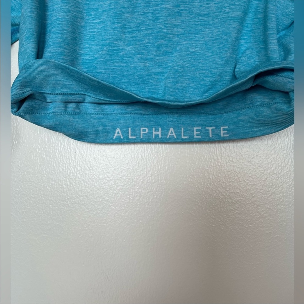Alphalete crop - Picture 3 of 4